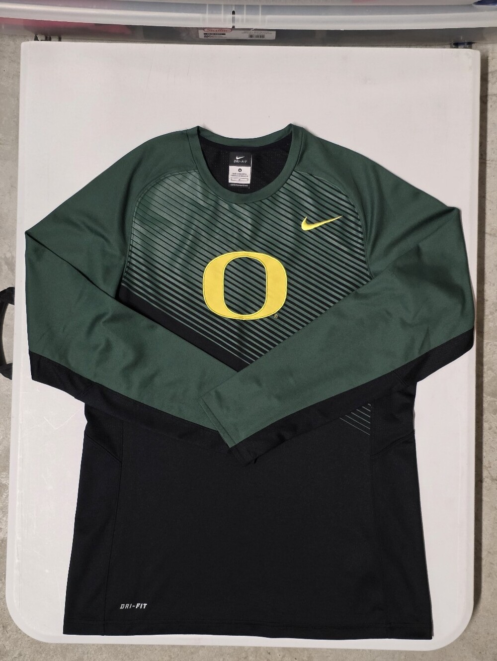 Nike Dri-FIT Oregon Ducks Logo Men's Long Sleeve Crew Neck Pullover Tee M
